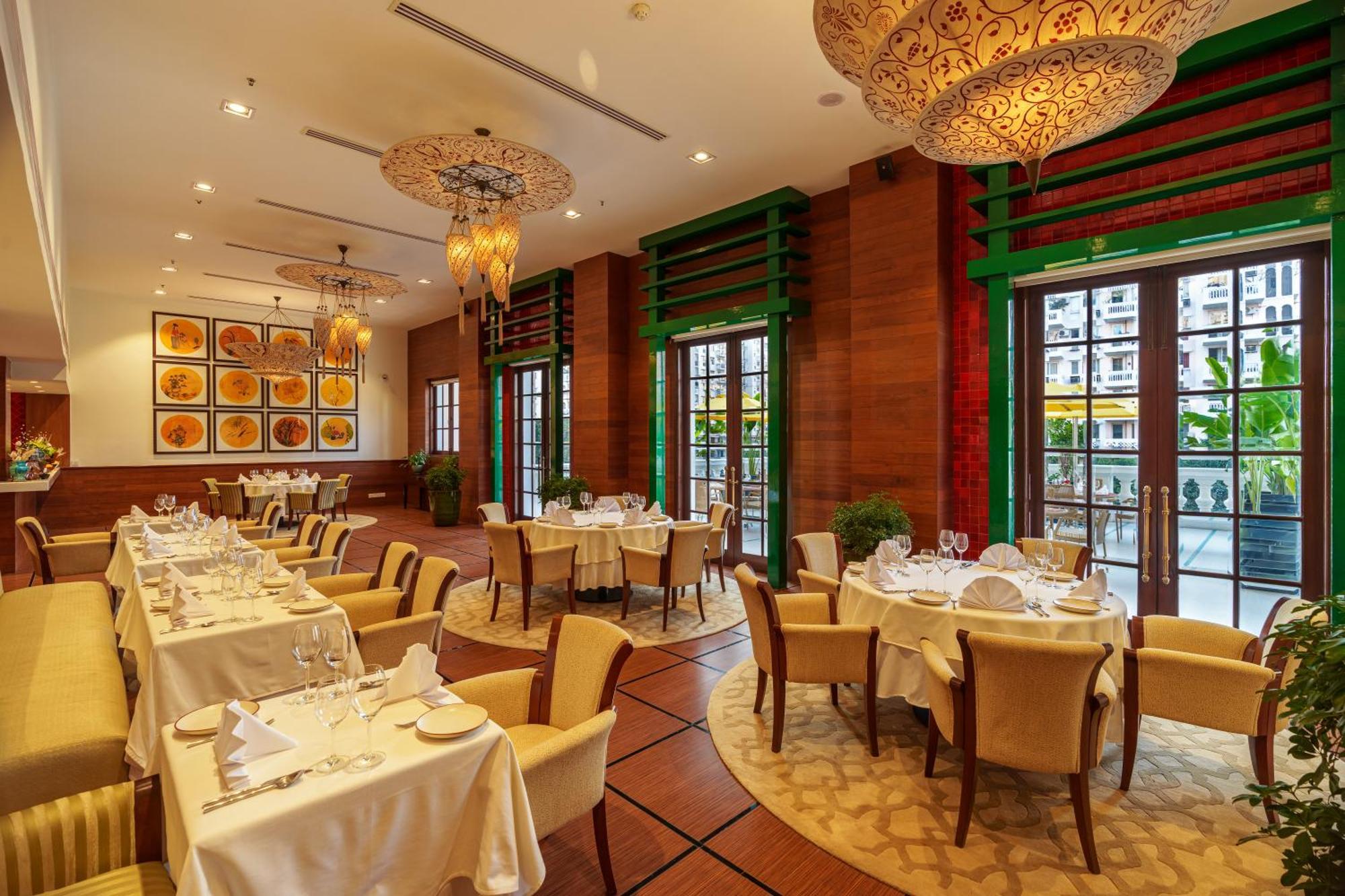 Dlf Club 5 Hotel Gurgaon Exterior photo