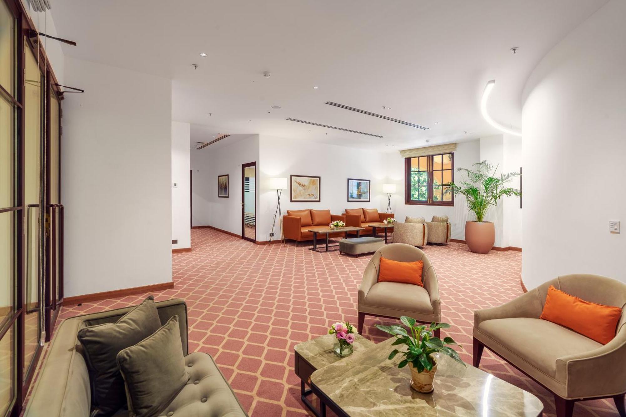 Dlf Club 5 Hotel Gurgaon Exterior photo