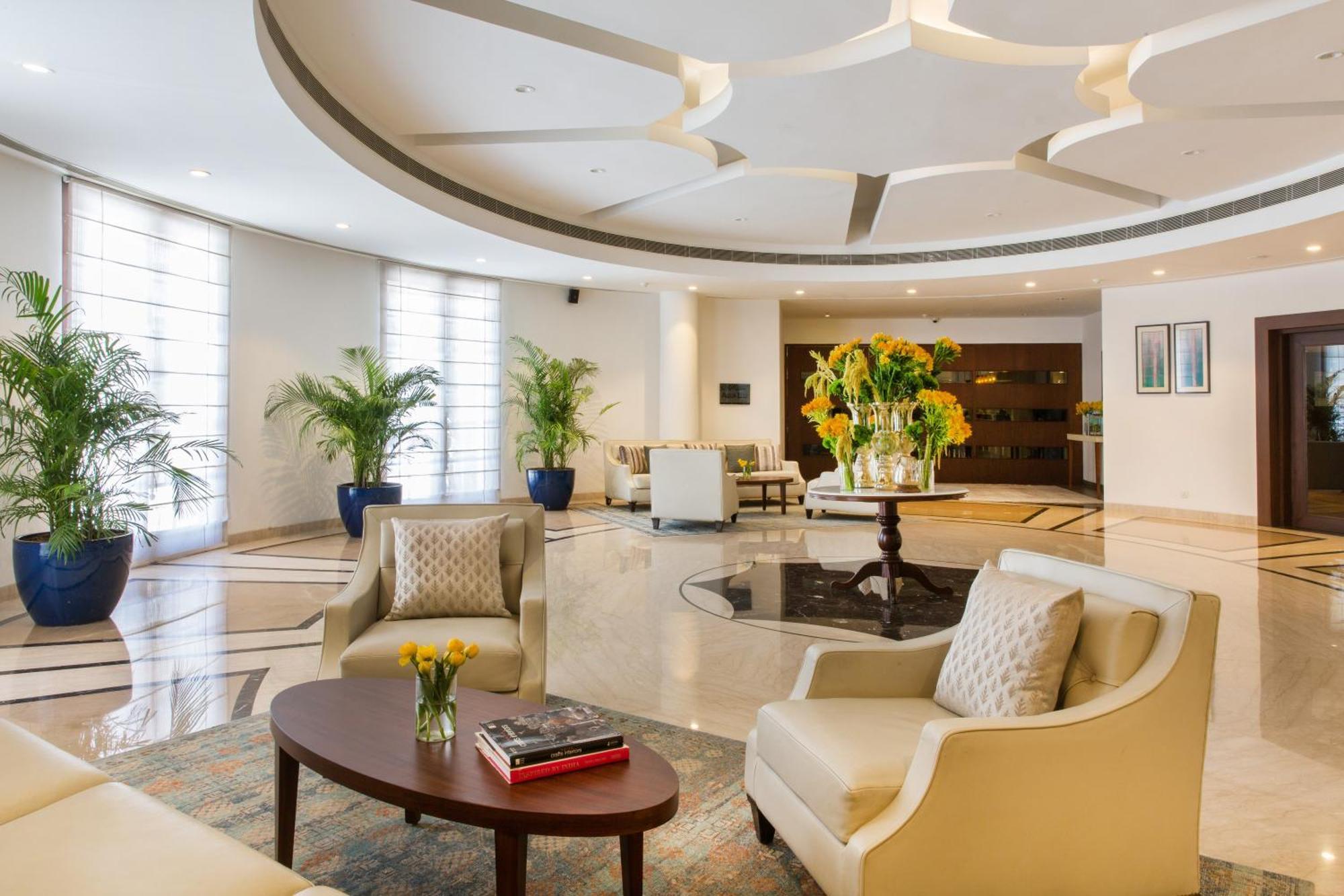 Dlf Club 5 Hotel Gurgaon Exterior photo
