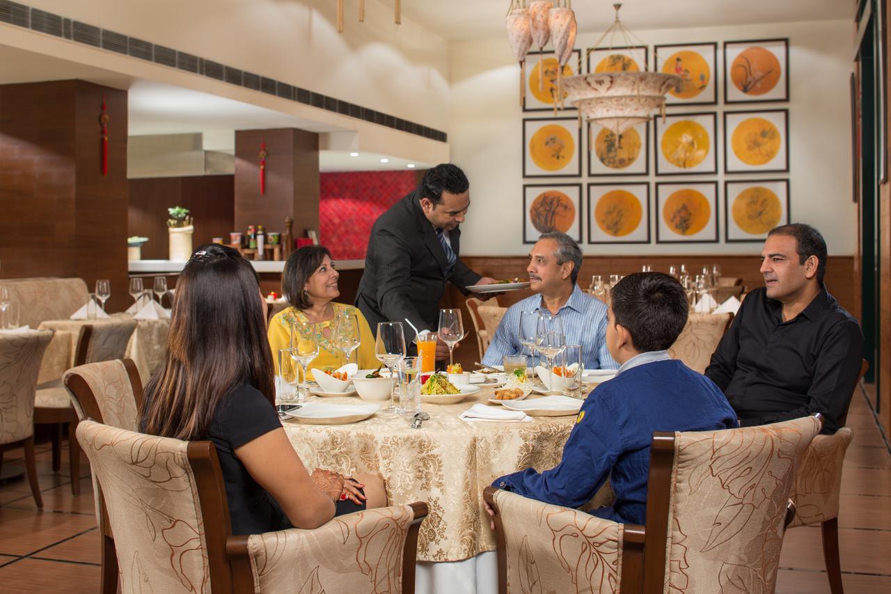 Dlf Club 5 Hotel Gurgaon Exterior photo